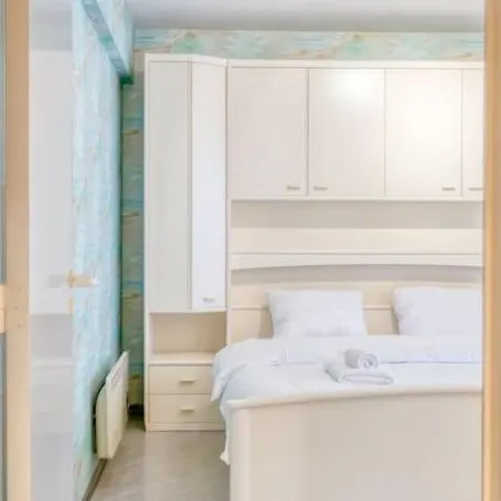 Apartman Cozy 4 Person Retreat Near Beach Blankenberge