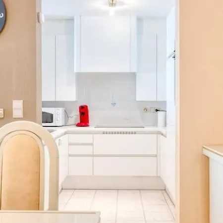 Cozy 4 Person Retreat Near Beach Blankenberge